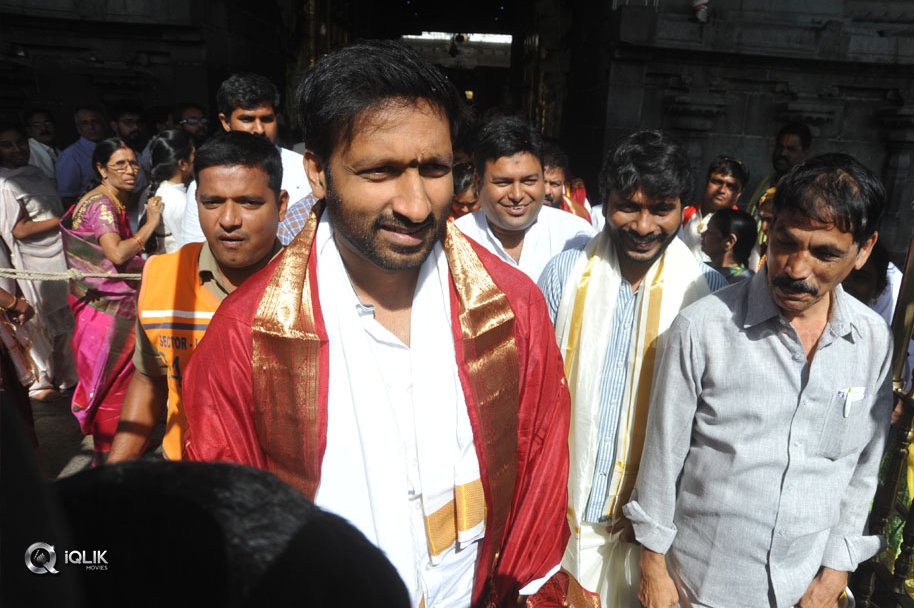 Goutham-Nanda-Movie-Team-At-Tirumala-Sreevari-Darshanam